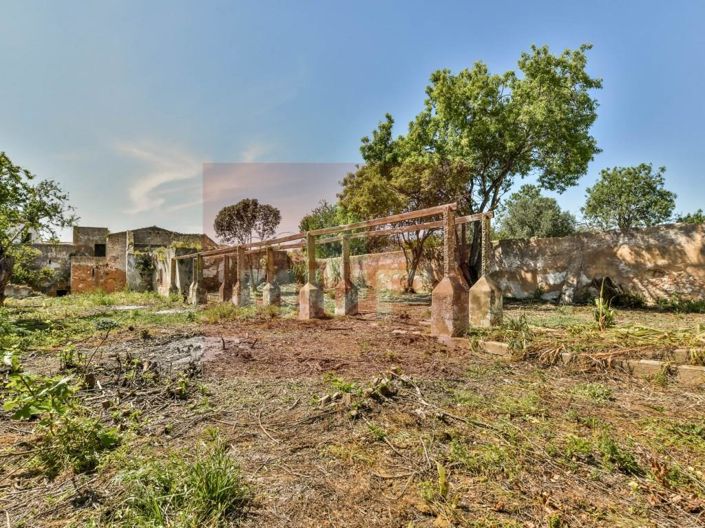 Image No.56-20 Bed House for sale