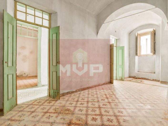 Image No.9-20 Bed House for sale