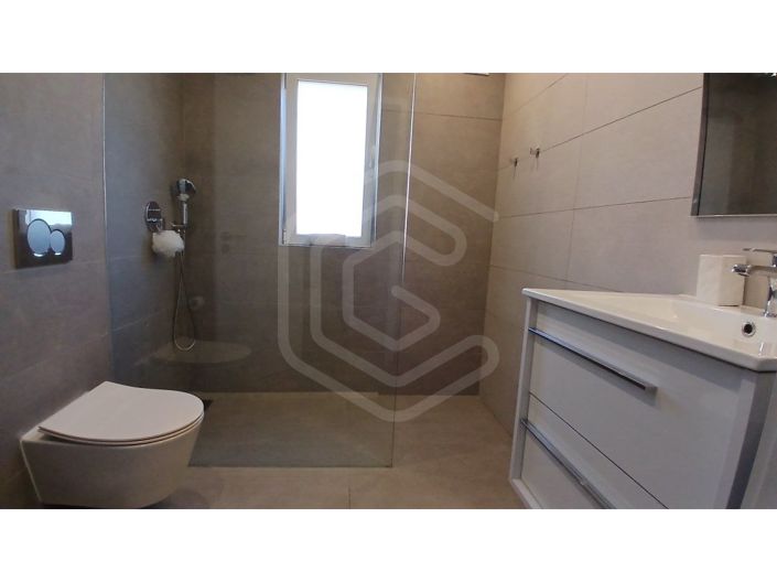 Image No.17-2 Bed House for sale