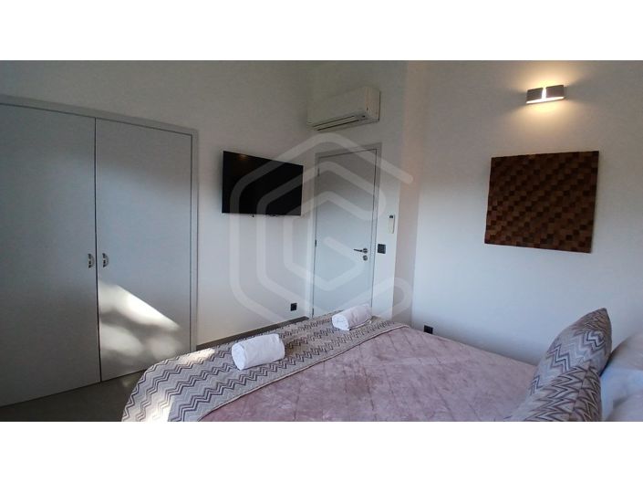 Image No.23-2 Bed House for sale