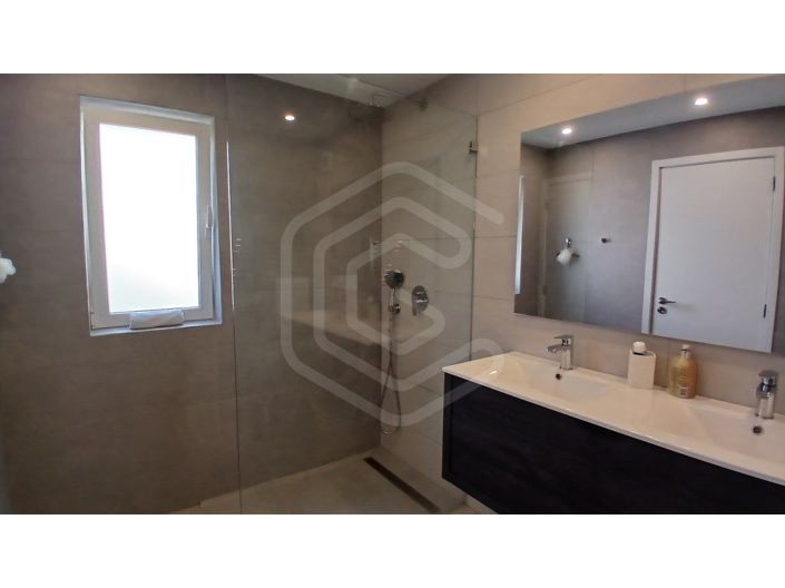 Image No.27-2 Bed House for sale