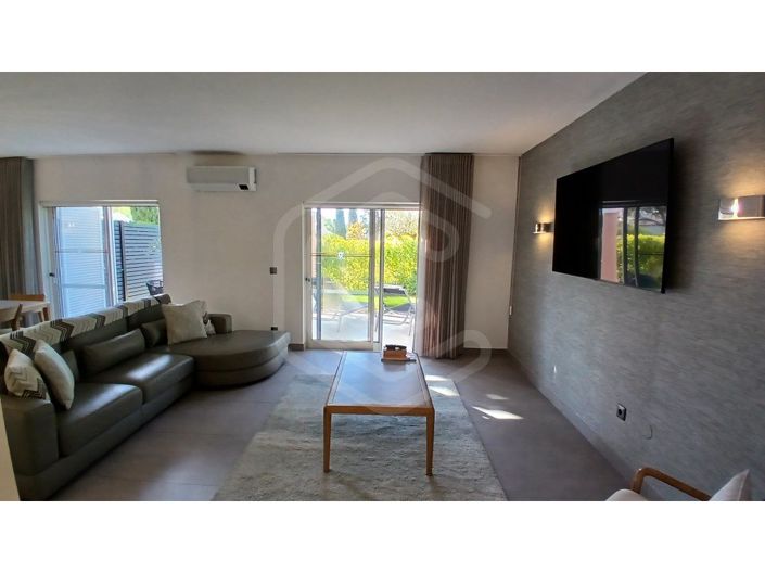 Image No.6-2 Bed House for sale