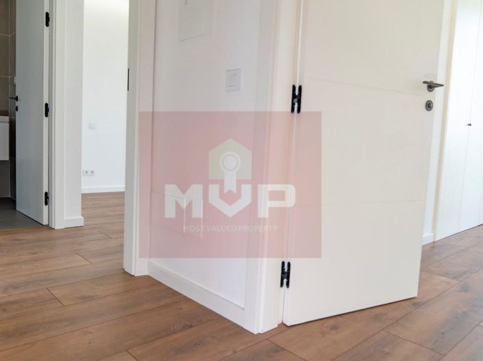 Image No.12-3 Bed House for sale