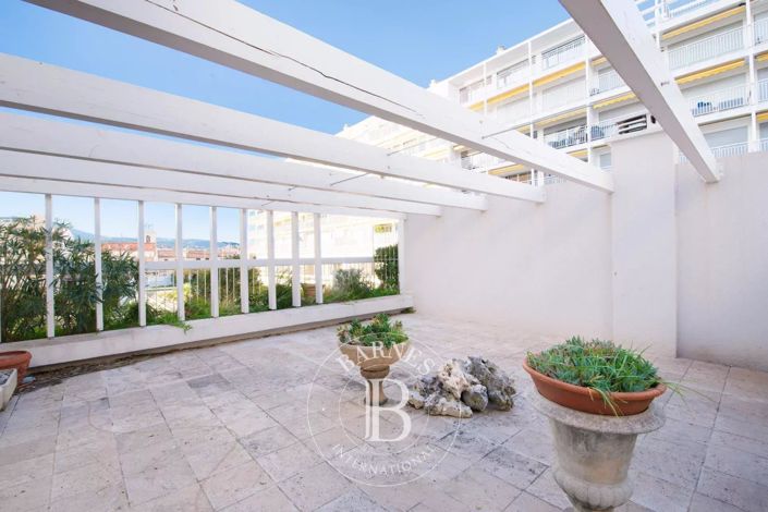 Image No.1-2 Bed Apartment for sale