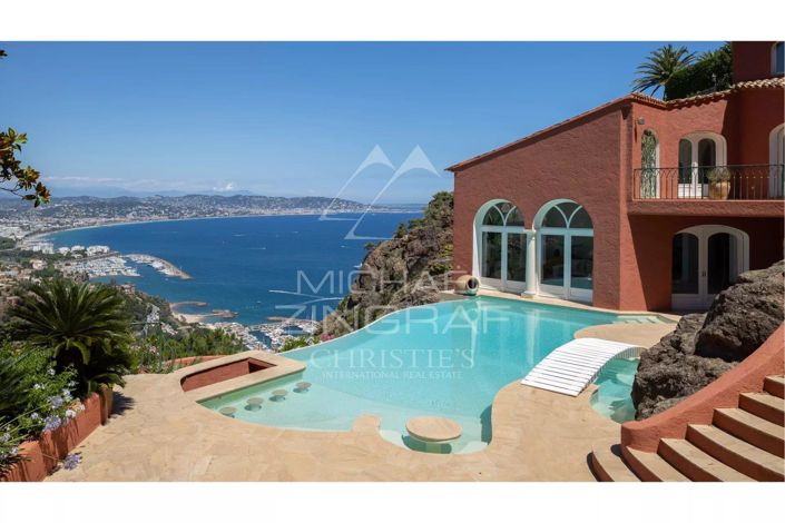 Image No.1-5 Bed House for sale