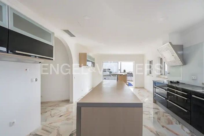 Image No.15-4 Bed House for sale