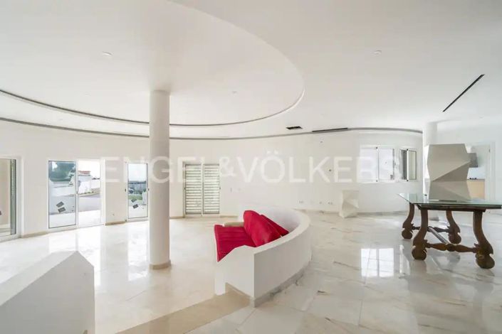 Image No.3-4 Bed House for sale