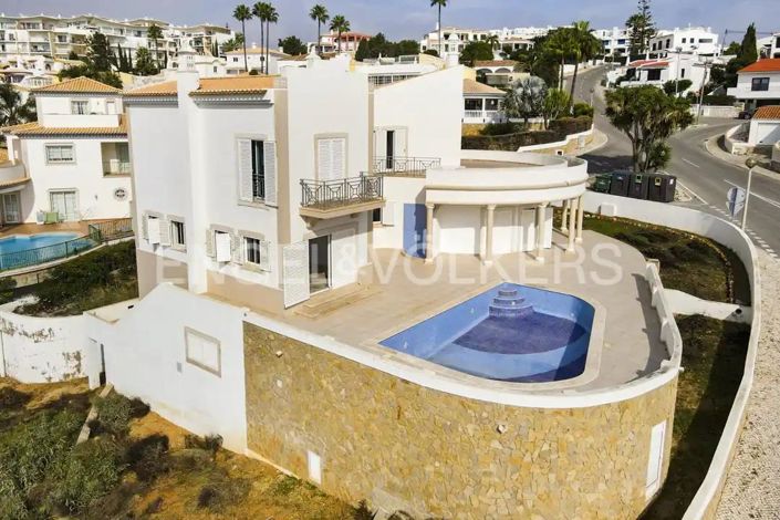 Image No.44-4 Bed House for sale