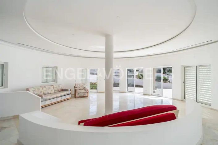 Image No.9-4 Bed House for sale