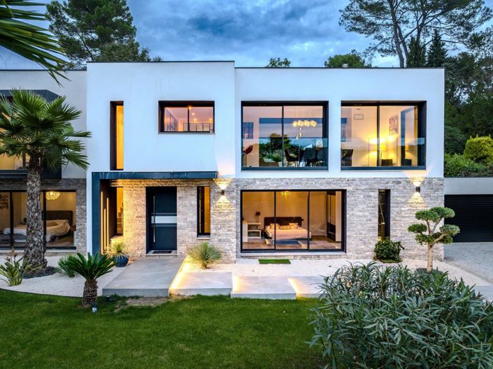 Image No.1-5 Bed House for sale