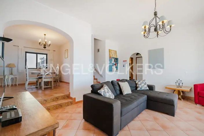 Image No.11-3 Bed House for sale