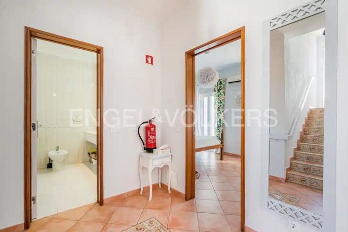 Image No.18-3 Bed House for sale