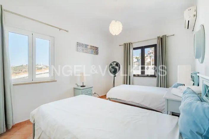 Image No.25-3 Bed House for sale