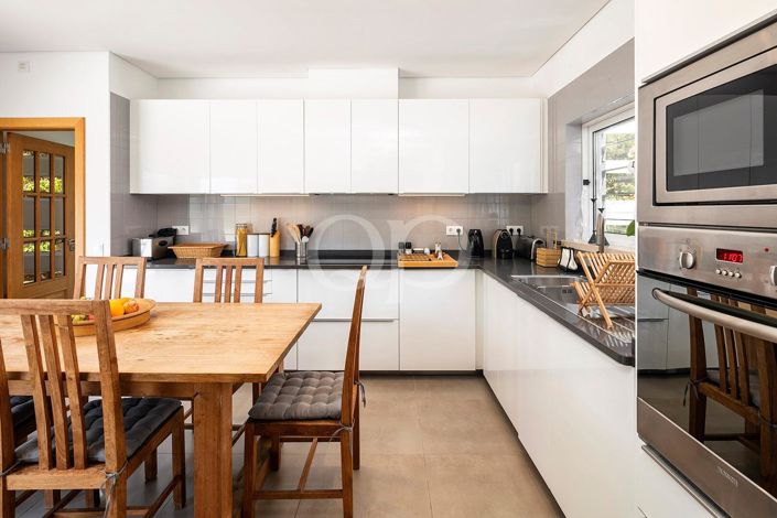 Image No.3-4 Bed House for sale