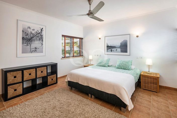 Image No.6-4 Bed House for sale