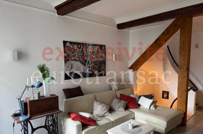 Image No.1-2 Bed House for sale