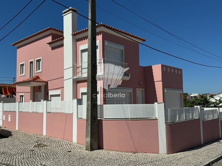 Image No.1-Maison de 4 chambres à vendre à Almada
