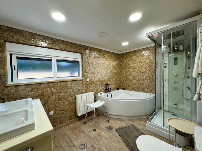 Image No.25-3 Bed House for sale
