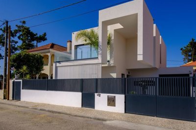 1 - Almada, Maison