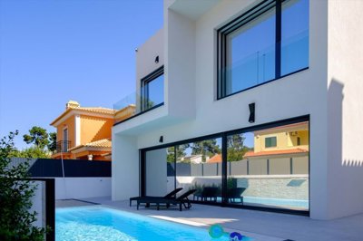 1 - Almada, Maison