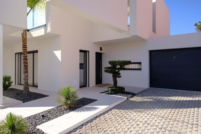 Image No.4-4 Bed House for sale
