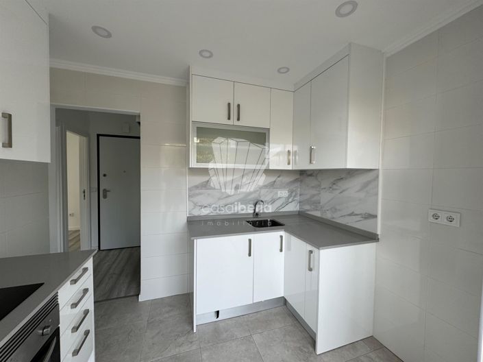 Image No.10-1 Bed Apartment for sale