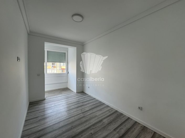 Image No.13-1 Bed Apartment for sale