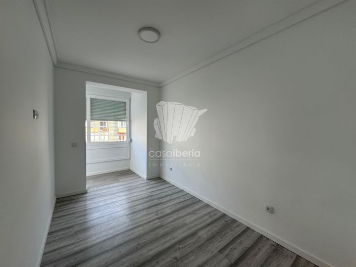 Image No.25-1 Bed Apartment for sale