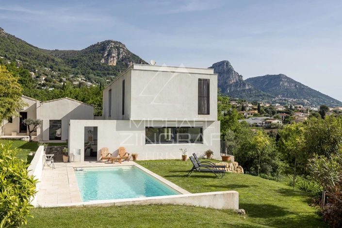 Image No.1-4 Bed House for sale