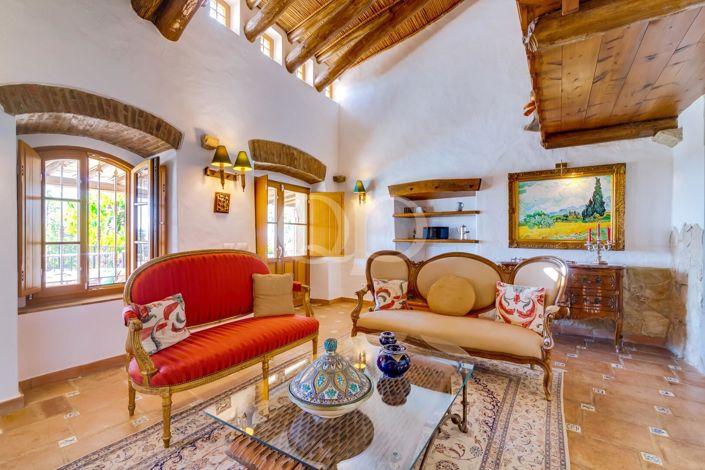 Image No.3-3 Bed House for sale