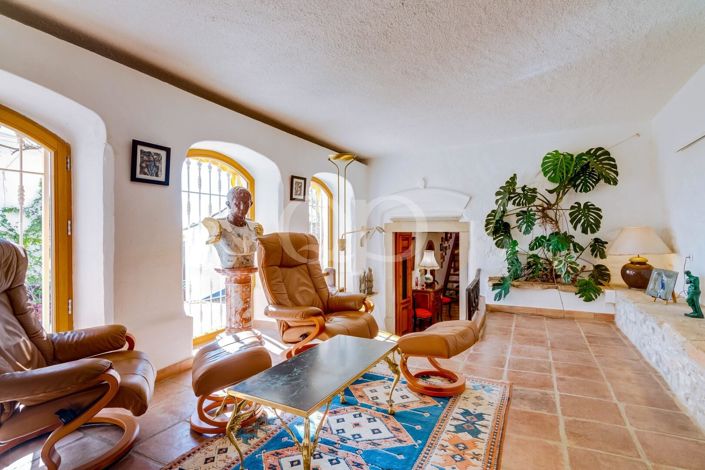 Image No.8-3 Bed House for sale