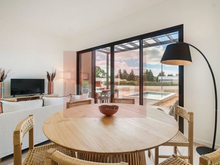 Image No.11-2 Bed House for sale