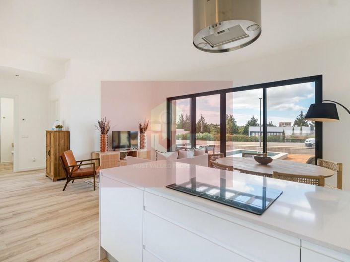 Image No.14-2 Bed House for sale