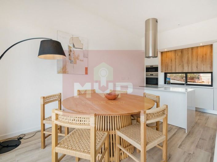 Image No.3-2 Bed House for sale