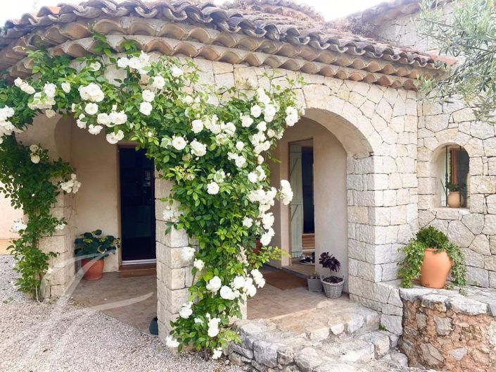 Image No.1-5 Bed House for sale