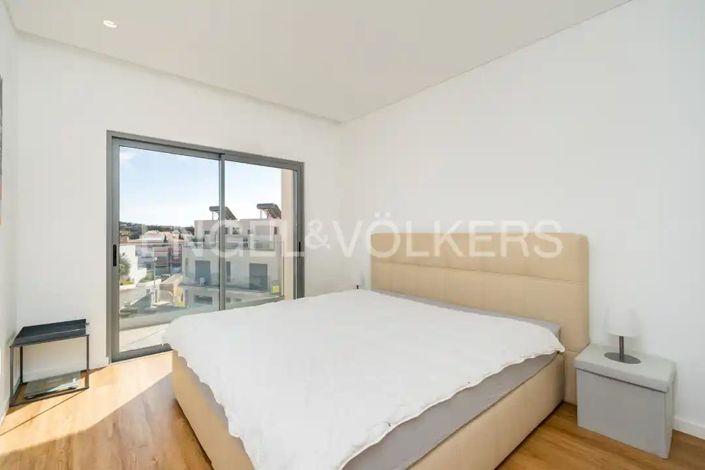 Image No.18-3 Bed House for sale