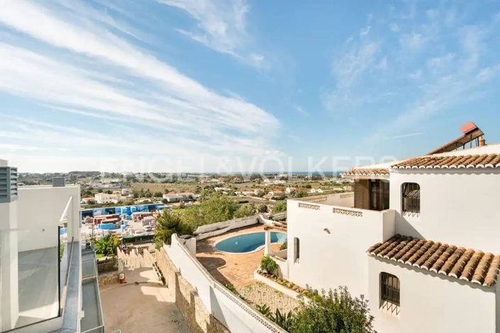 Image No.26-3 Bed House for sale