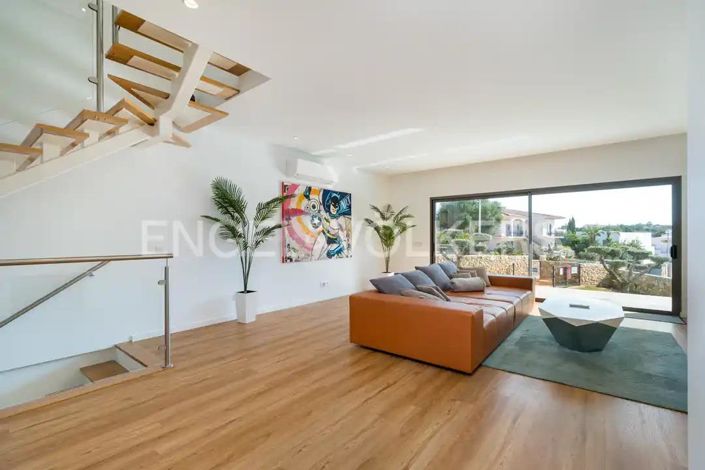 Image No.6-3 Bed House for sale