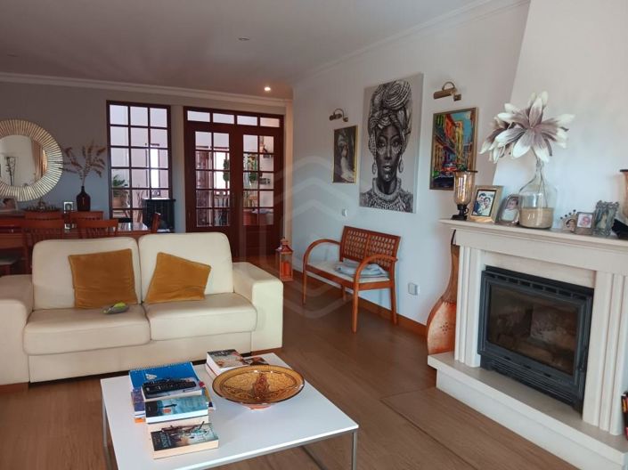 Image No.10-5 Bed House for sale