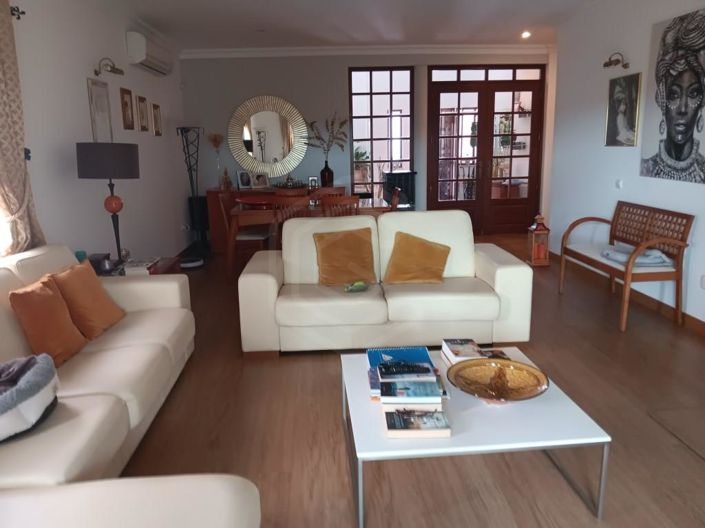 Image No.11-5 Bed House for sale