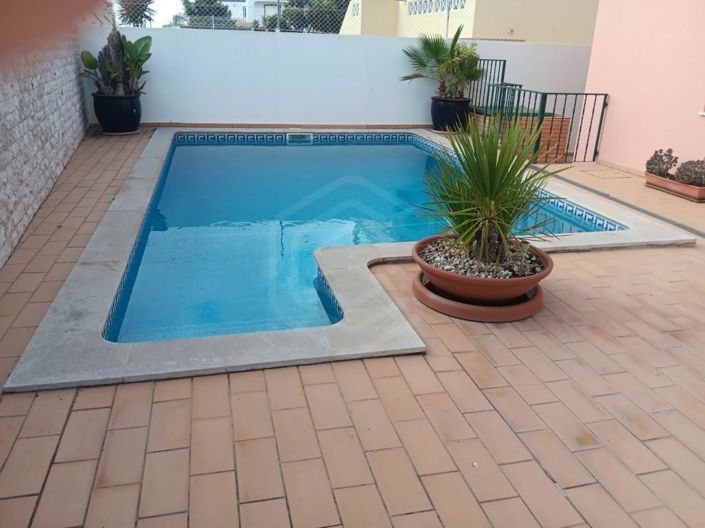 Image No.2-5 Bed House for sale