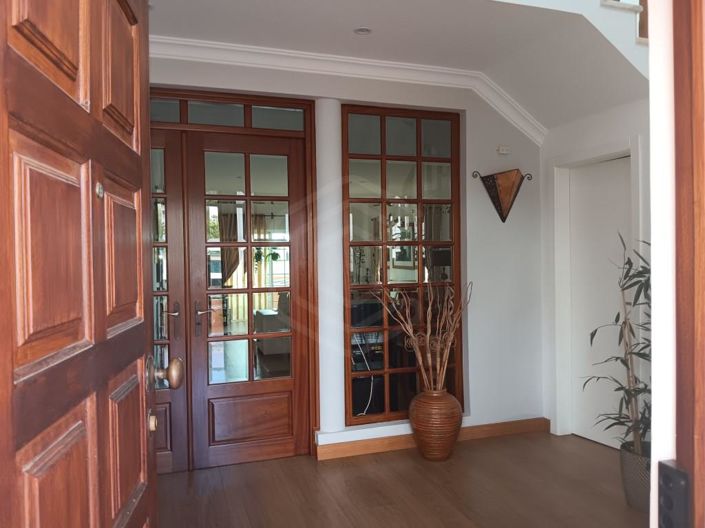 Image No.6-5 Bed House for sale