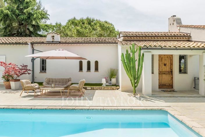 Image No.1-4 Bed House for sale