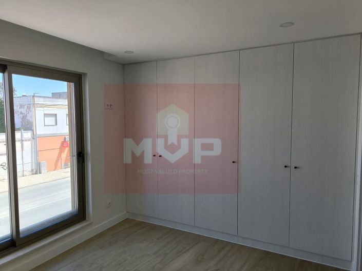 Image No.33-2 Bed Apartment for sale