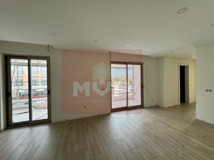 Image No.3-3 Bed Apartment for sale