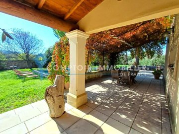 1 - Boulbon, House
