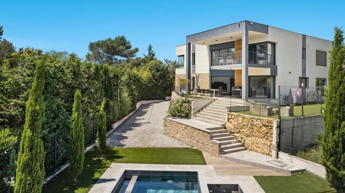 Image No.1-7 Bed House for sale