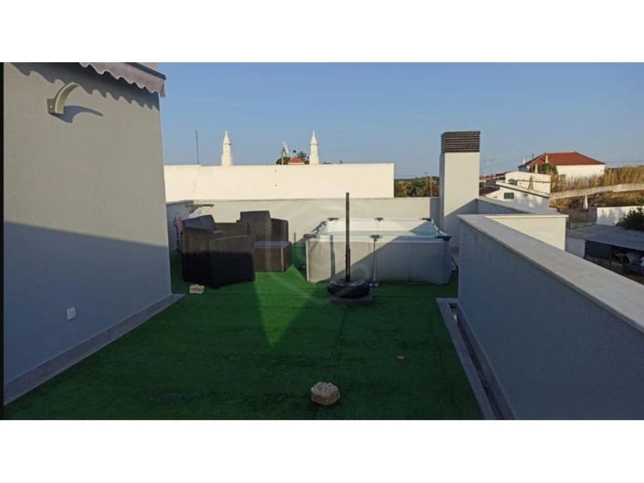 Image No.12-3 Bed House for sale