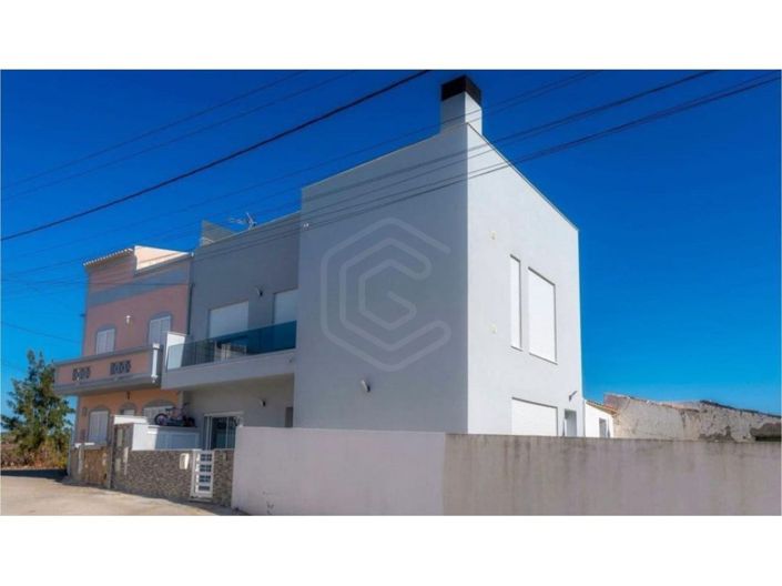 Image No.14-3 Bed House for sale