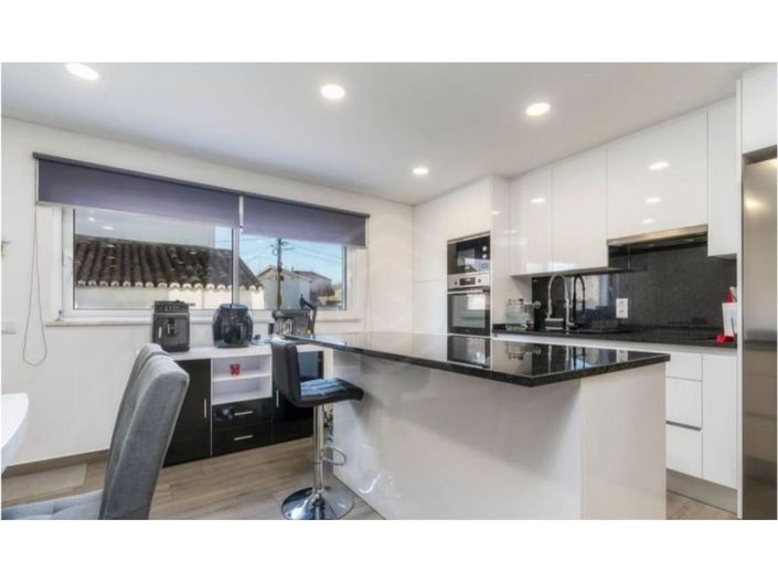 Image No.5-3 Bed House for sale